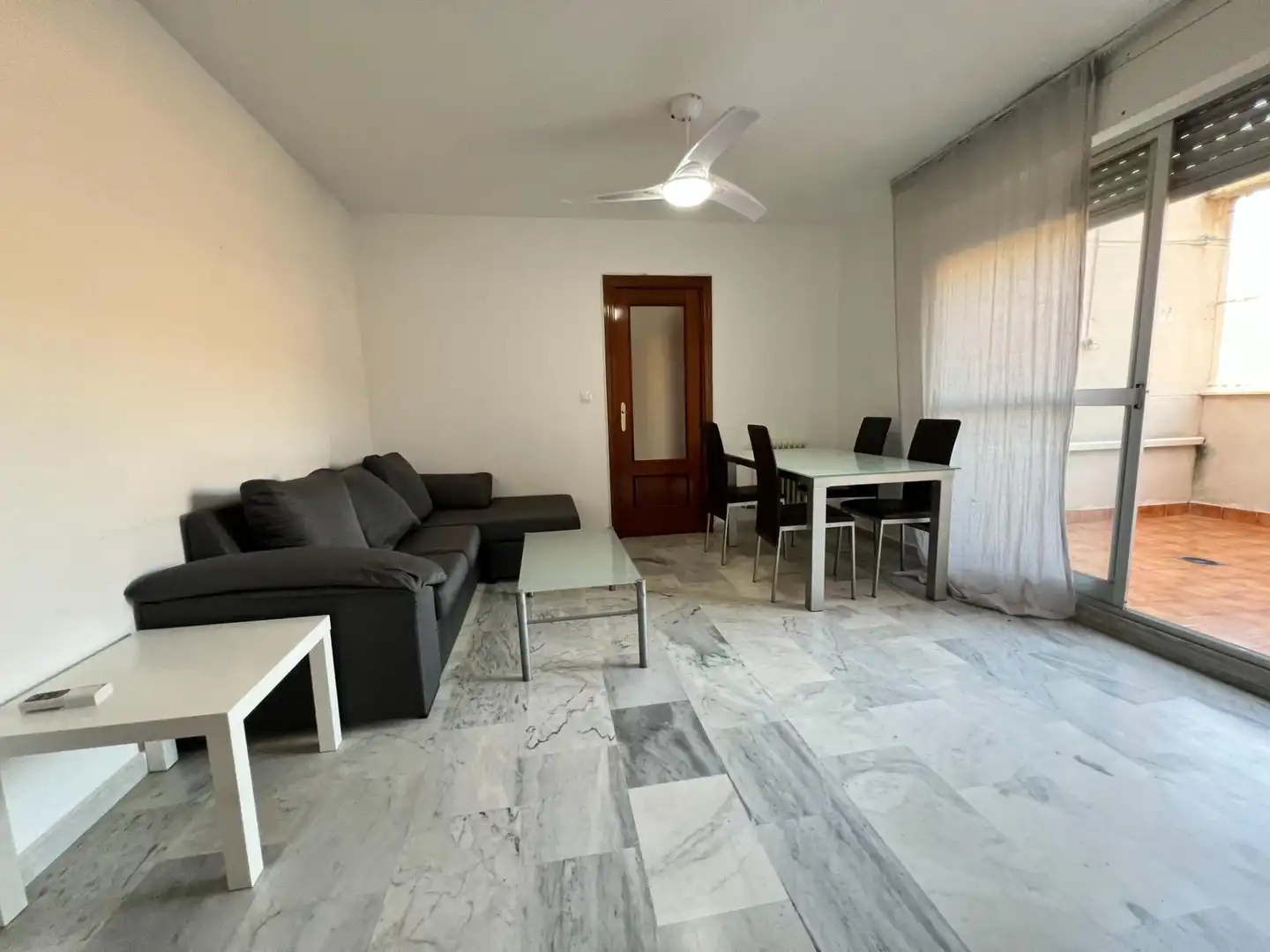 Living room of Flat for rent in Granada  with Heating, Terrace and Furnished