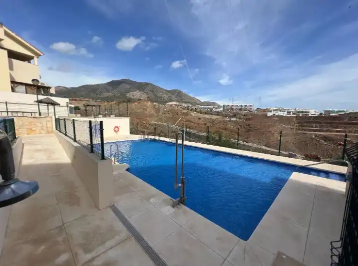 Piscina de Pis en venda en Fuengirola amb Aire condicionat, Terrassa i Moblat