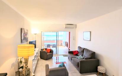 Sala d'estar de Pis en venda en Empuriabrava amb Aire condicionat, Terrassa i Balcó