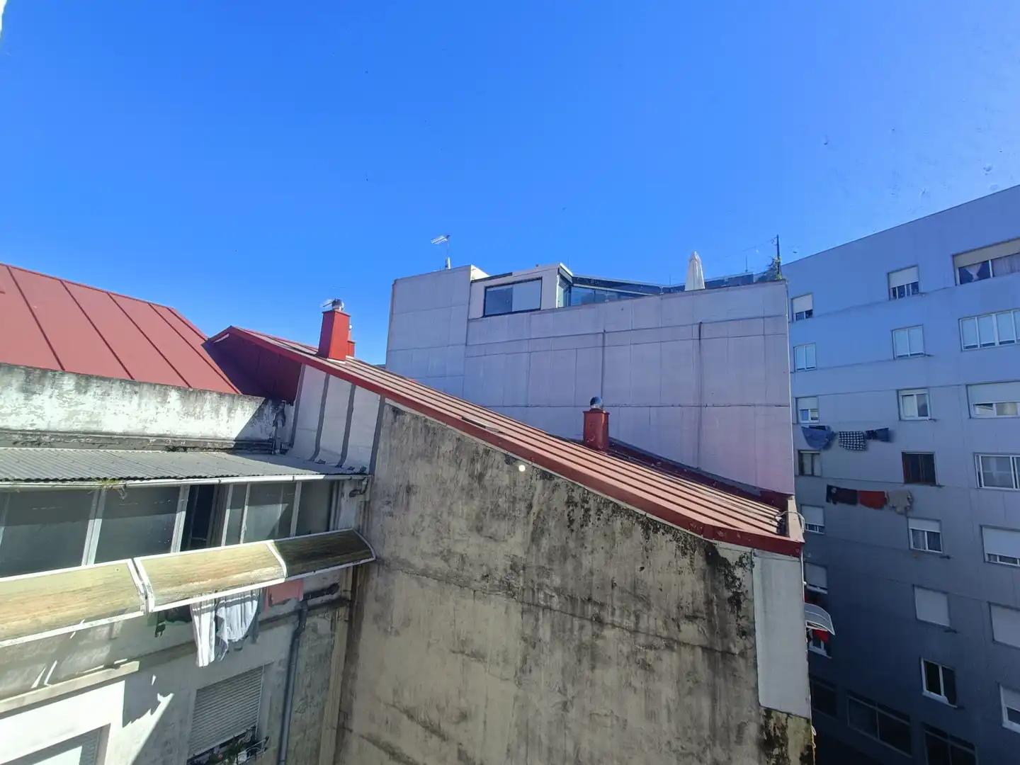 Vista exterior de Piso en venta en Vigo  con Calefacción, Parquet y Trastero