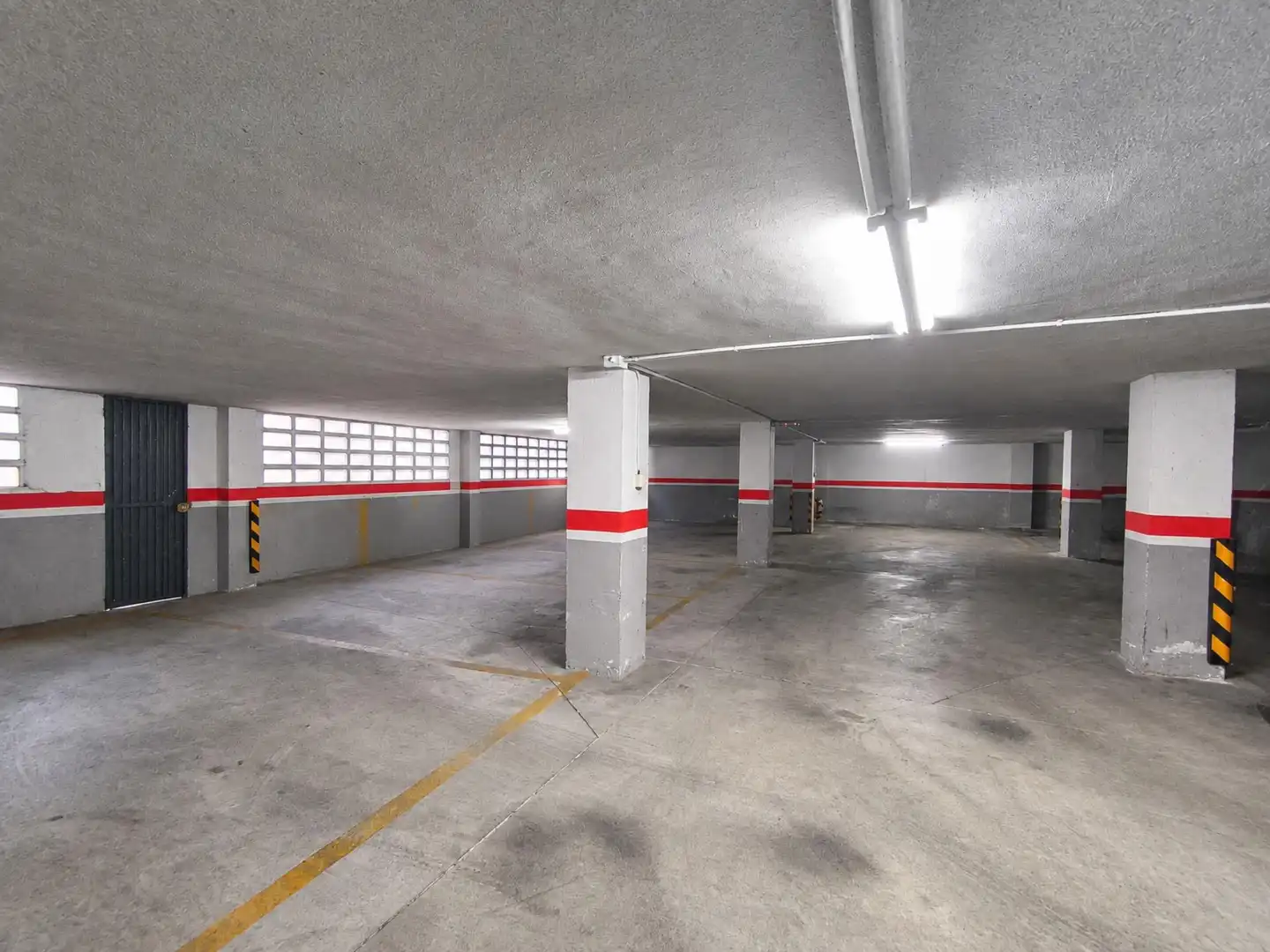 Parking of Garage for rent in Centro Ciudad