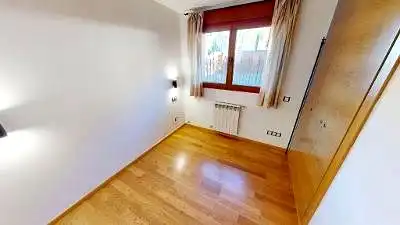 Habitación de Planta baja en venta en Ordino con Calefacción, Parquet y Terraza