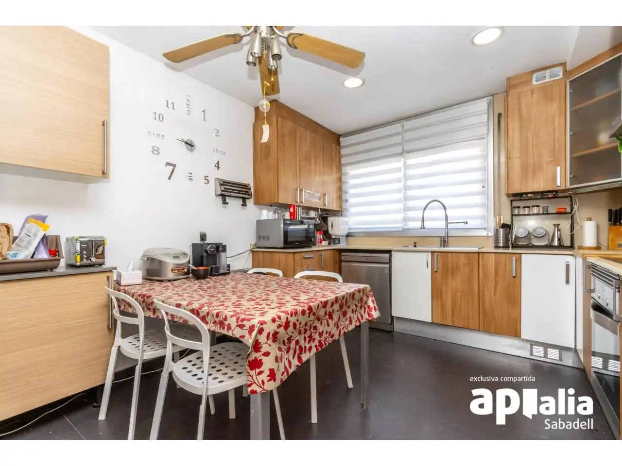 Cocina de Casa o chalet en venta en Sabadell con Aire acondicionado, Calefacción y Jardín privado
