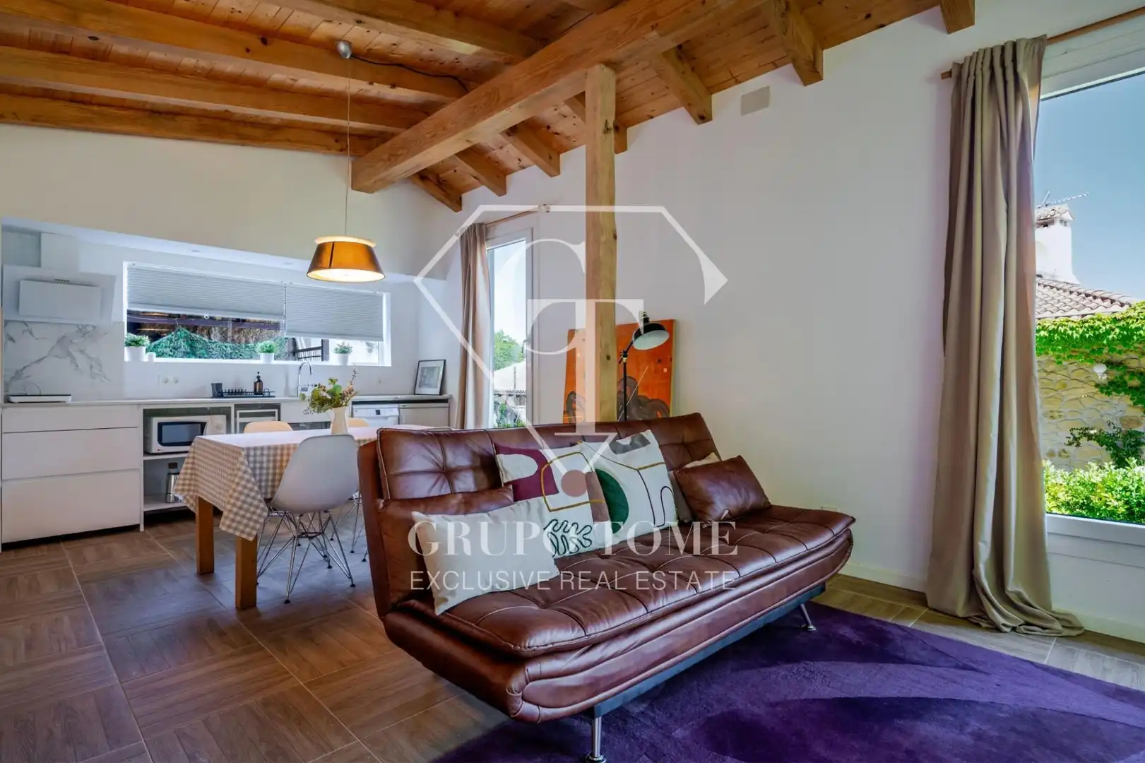 Sala d'estar de Casa adosada en venda en Mutriku amb Jardí privat, Terrassa i Moblat