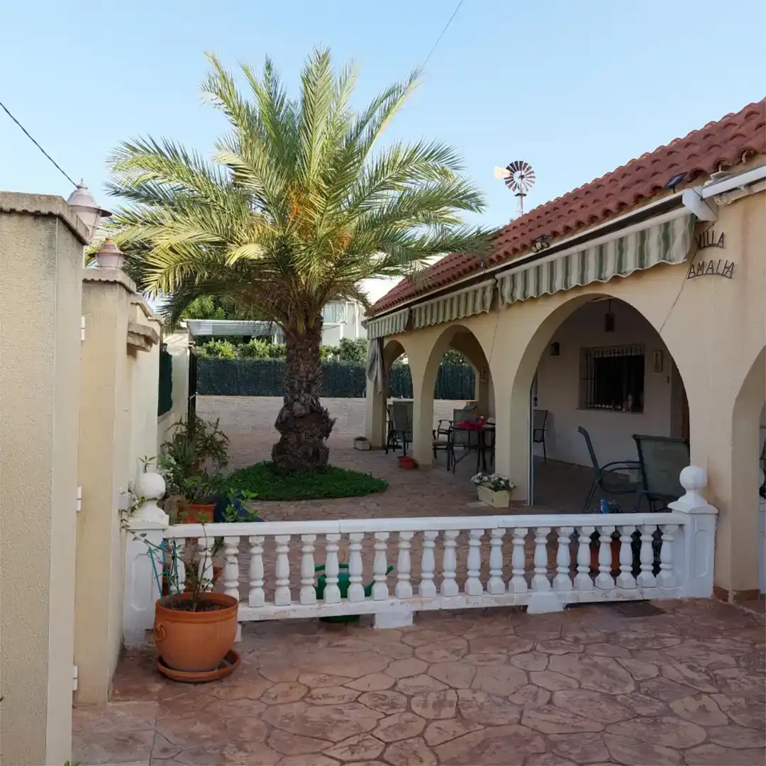 Terrassa de Casa o xalet en venda en Elche / Elx amb Jardí privat, Moblat i Forn