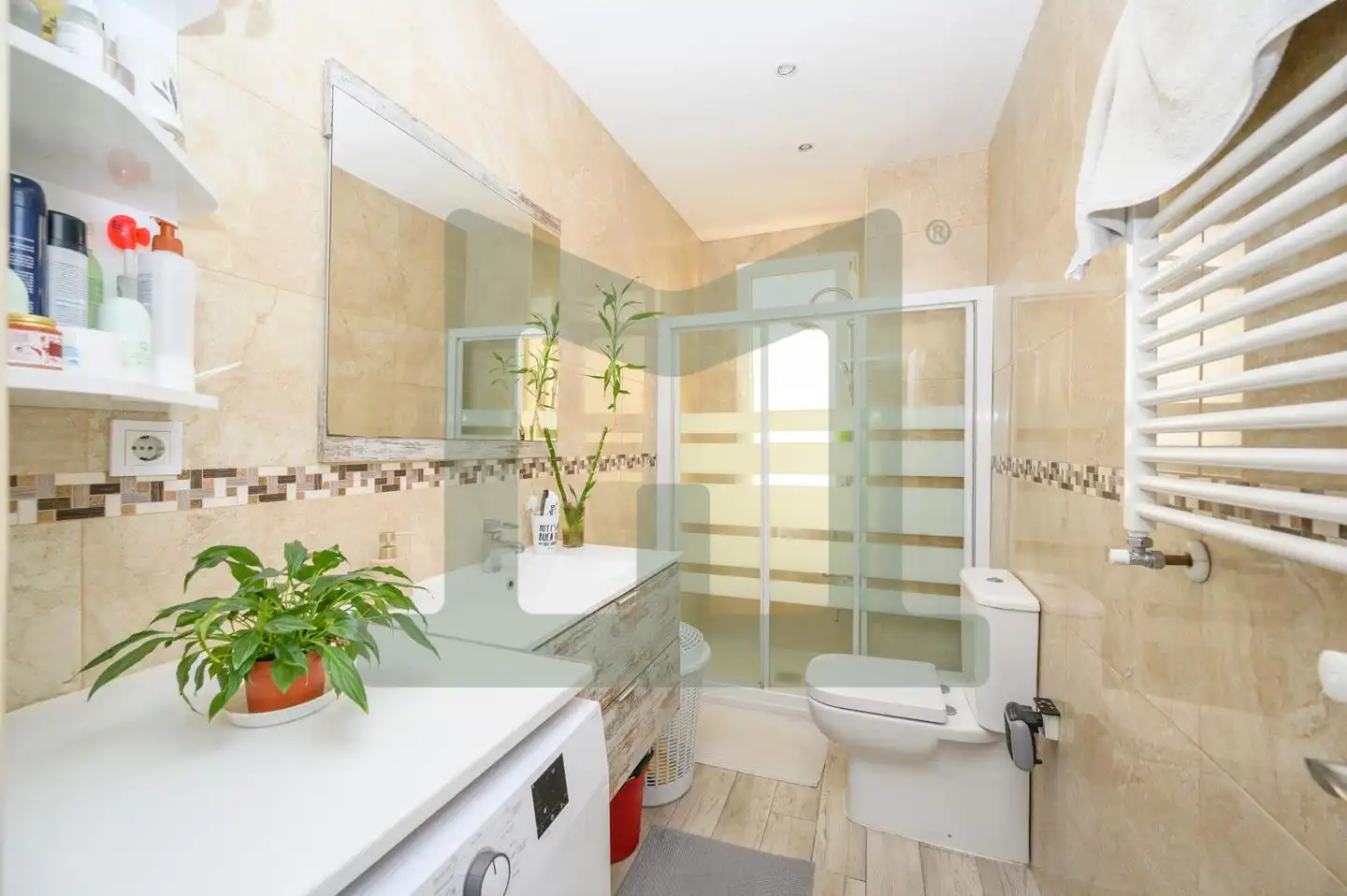 Baño de Piso en venta en Madrid con Aire acondicionado, Calefacción y Amueblado