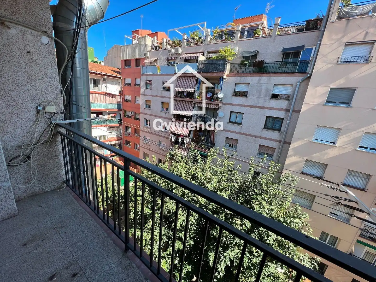 Vista exterior de Ático en venta en Barberà del Vallès con Calefacción y Terraza