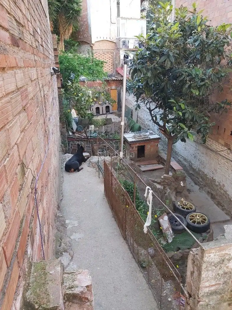 Casa amb jardí en venda a Carrer l'Alcalde de Zalamea 16, imagen 2