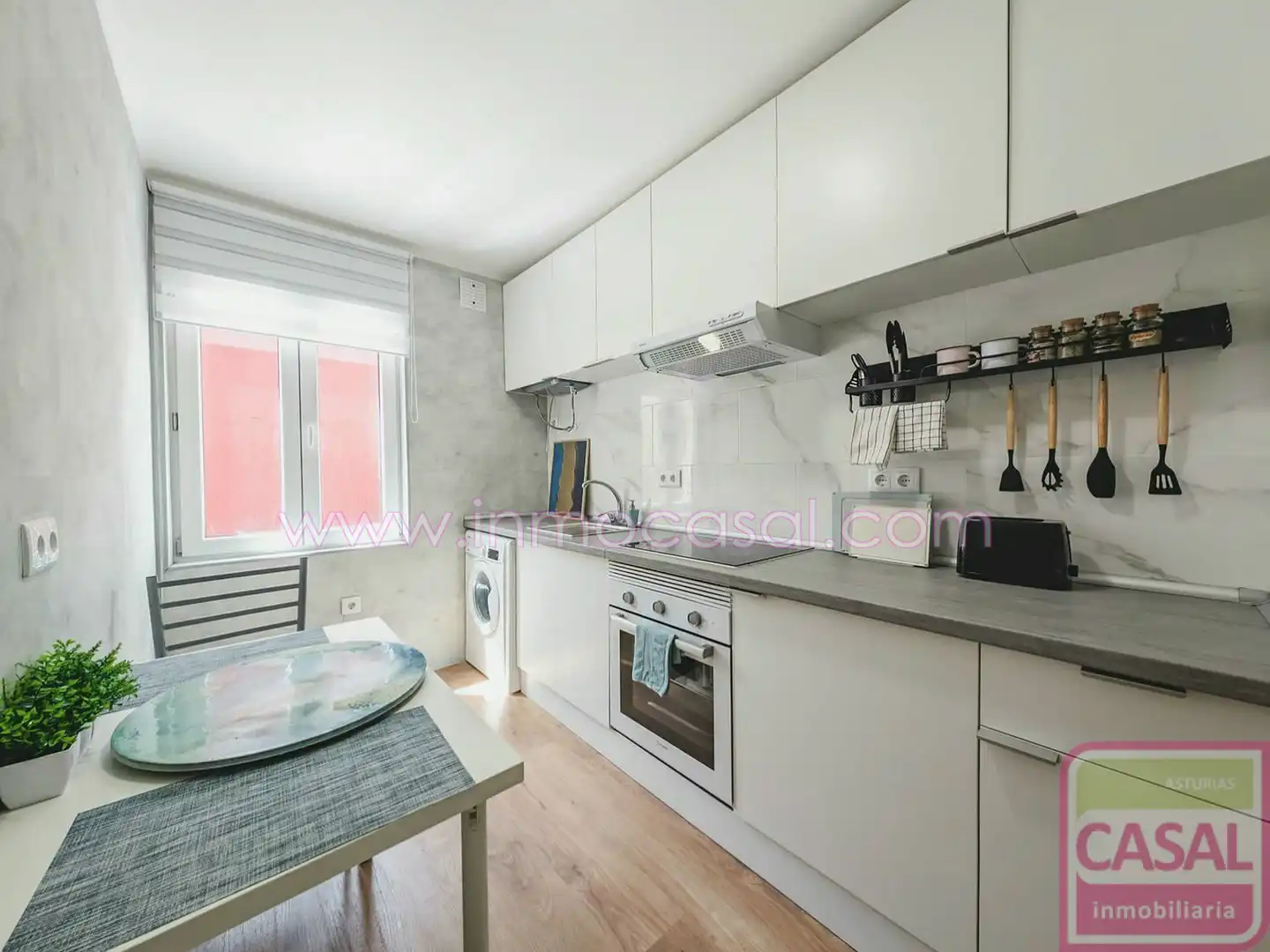 Küche von Wohnung zum Verkauf in Oviedo  mit Abstellraum und Möbliert