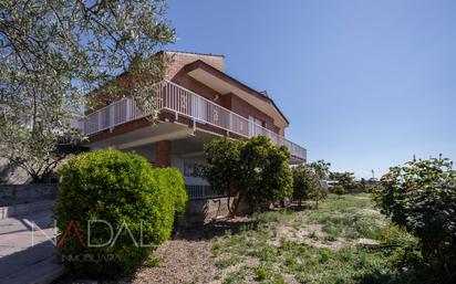 Vista exterior de Casa o xalet en venda en Sant Llorenç d'Hortons amb Aire condicionat, Calefacció i Jardí privat