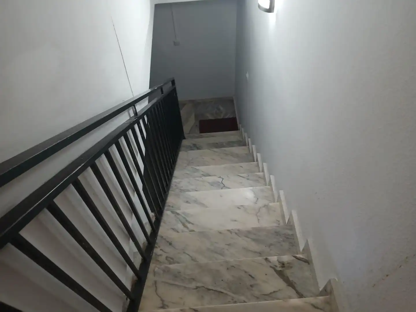 Casa adosada en venta en Cáceres con Calefacción, Terraza y Balcón