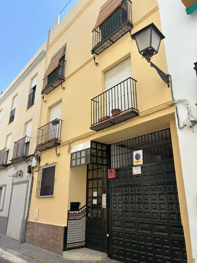Exterior view of Apartments for sale in Sevilla  with Air Conditioner