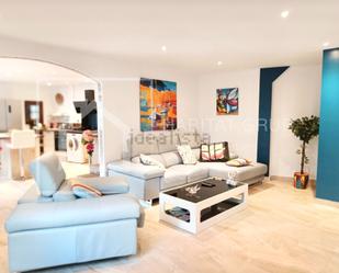 Sala d'estar de Casa o xalet en venda en Empuriabrava