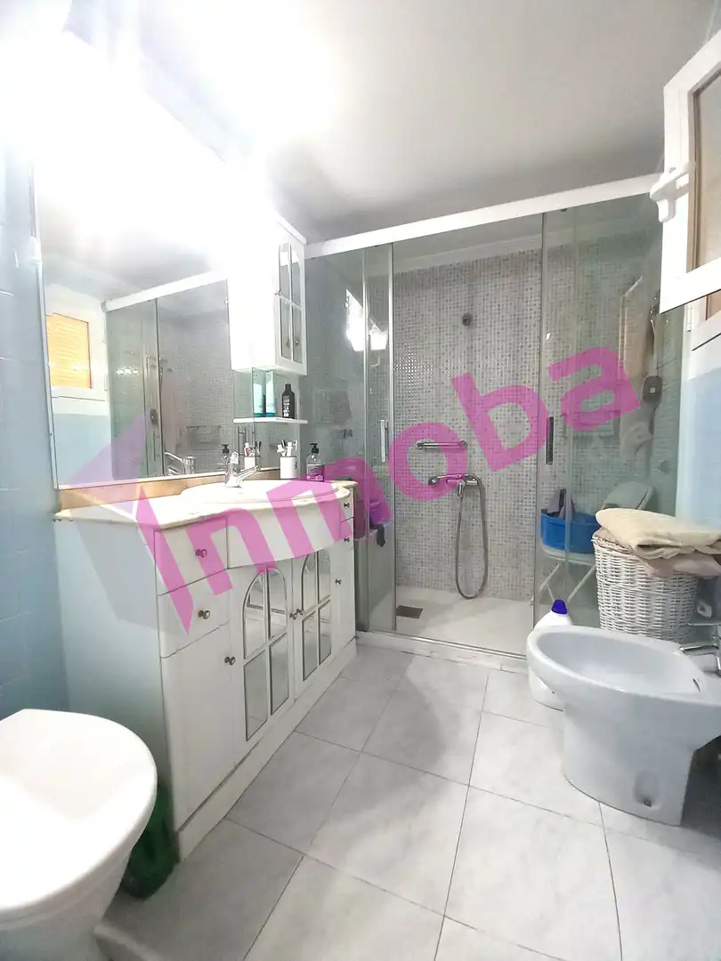 Casa adosada en venta en Calle Corralón de los Caídos, Santa Catalina - Ferial