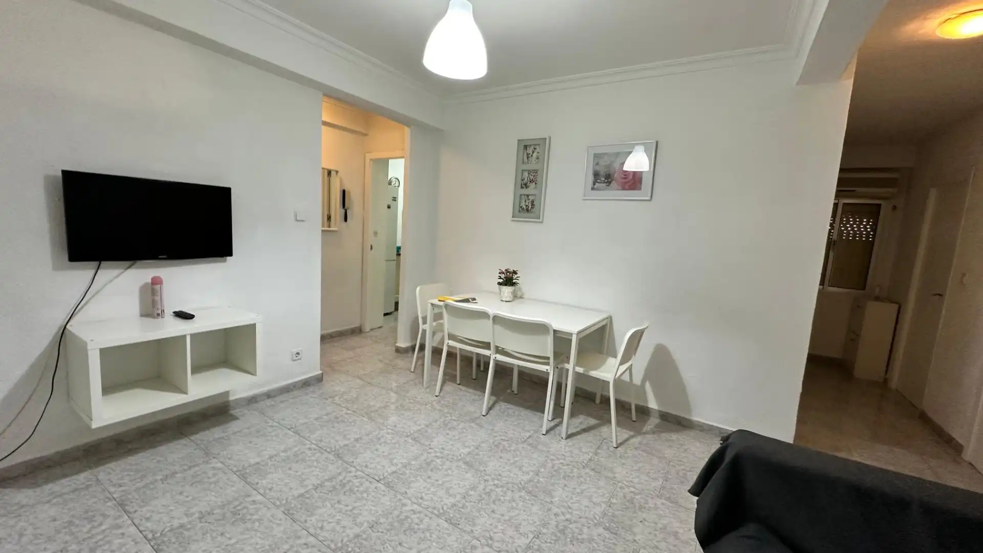 Comedor de Piso para compartir en Sevilla con Balcón