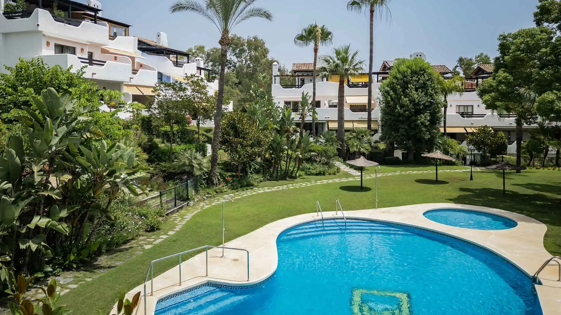 Adossat amb piscina en venda a Milla de Oro, imagen 38