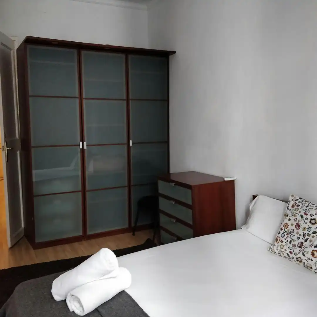 Habitación de Piso para compartir en Barcelona con Aire acondicionado, Calefacción y Amueblado