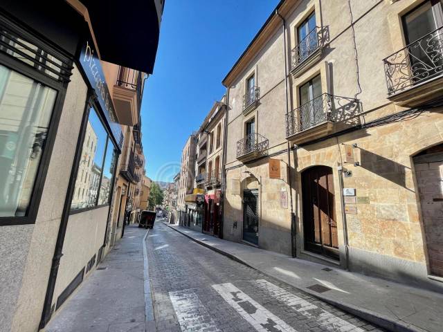 Piso en Alquiler en Calle San Justo en Barrio del Centro