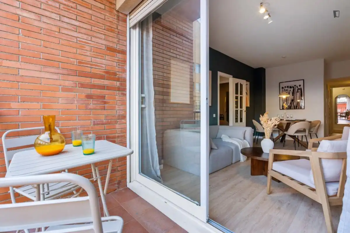 Terraza de Apartamento para compartir en Barcelona con Aire acondicionado, Calefacción y Amueblado