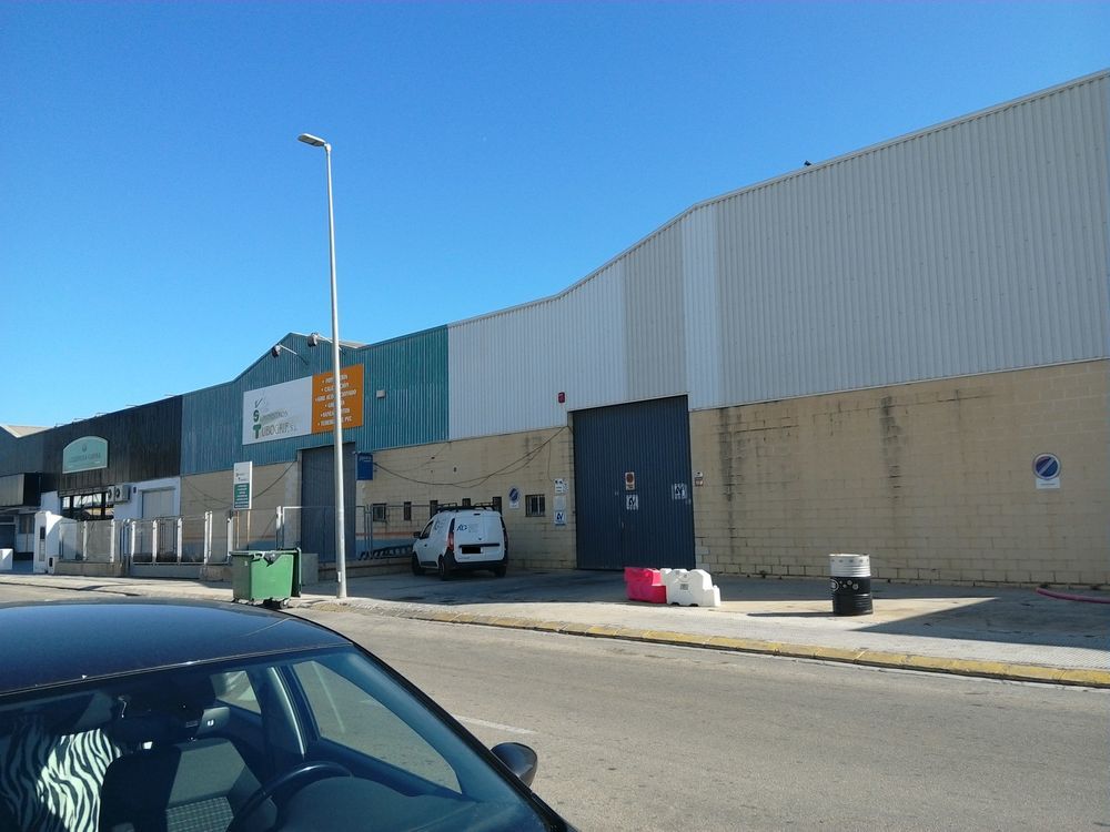 Vista exterior de Nau industrial en venda en Gandia