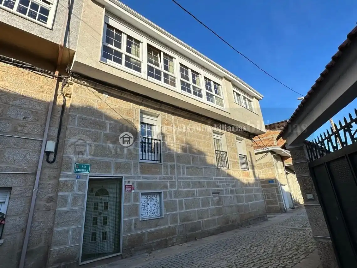 House for sale in Monterrei