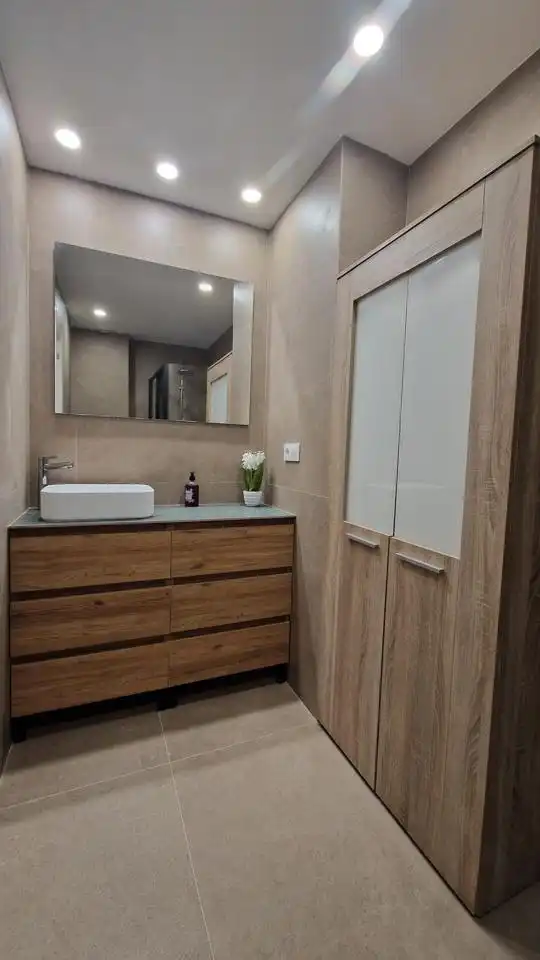 Badezimmer von Wohnung zur Miete in Moncada mit Klimaanlage, Terrasse und Möbliert