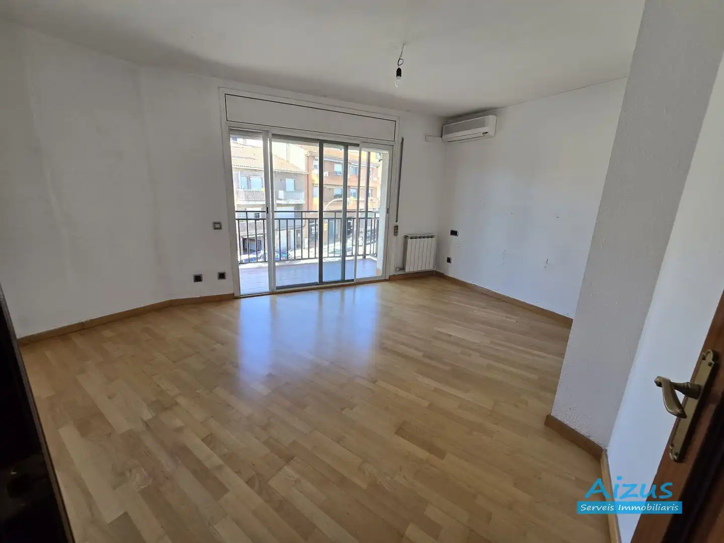Habitación de Dúplex en venta en Rubí con Parquet, Terraza y Balcón