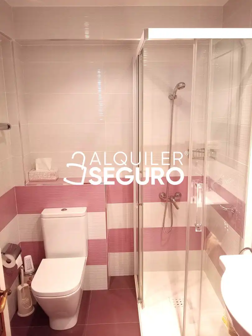 Badezimmer von Wohnung zur Miete in Valladolid mit Heizung und Terrasse