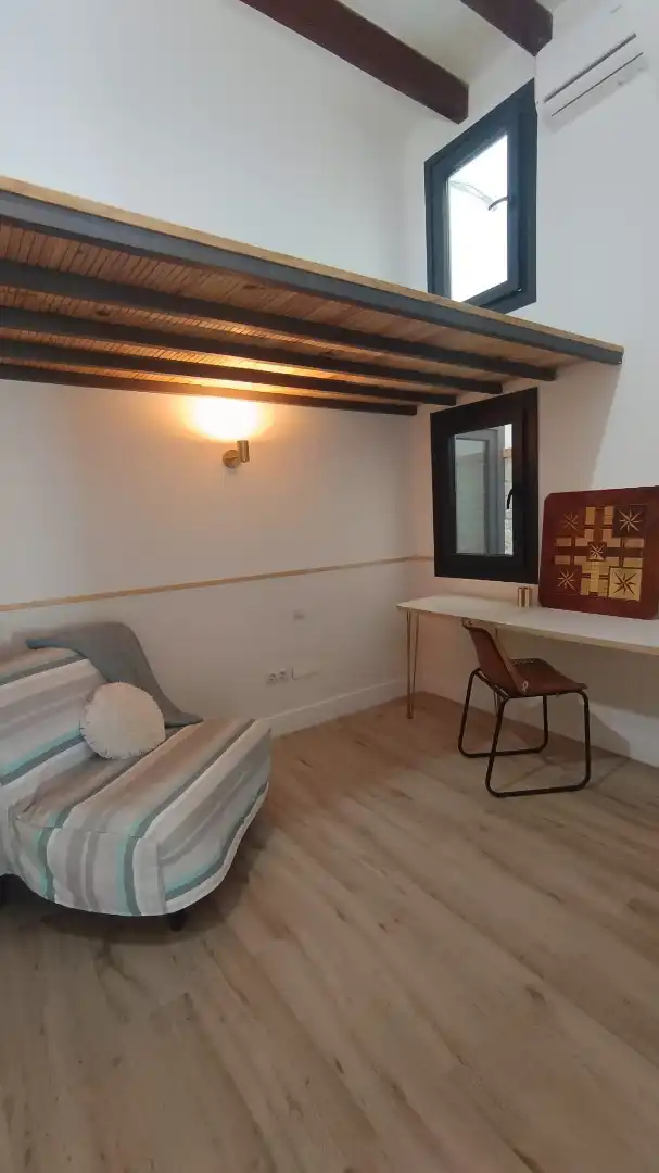 Schlafzimmer von Erdgeschoss zum Verkauf in Mataró mit Klimaanlage, Heizung und Privatgarten