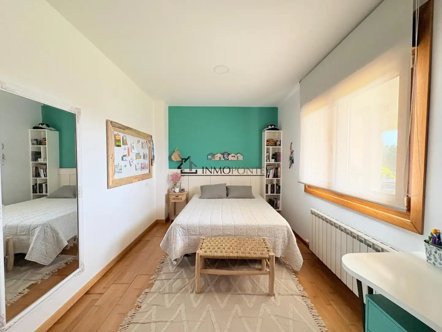 Dormitori de Casa o xalet en venda en Pontevedra Capital  amb Calefacció, Jardí privat i Terrassa