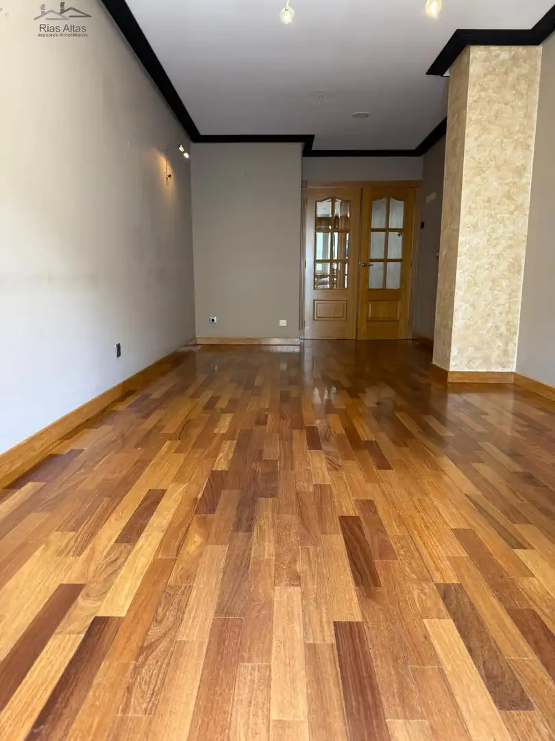 Piso en venta en Calle VOLUNTARIADO, Ciudad Vieja