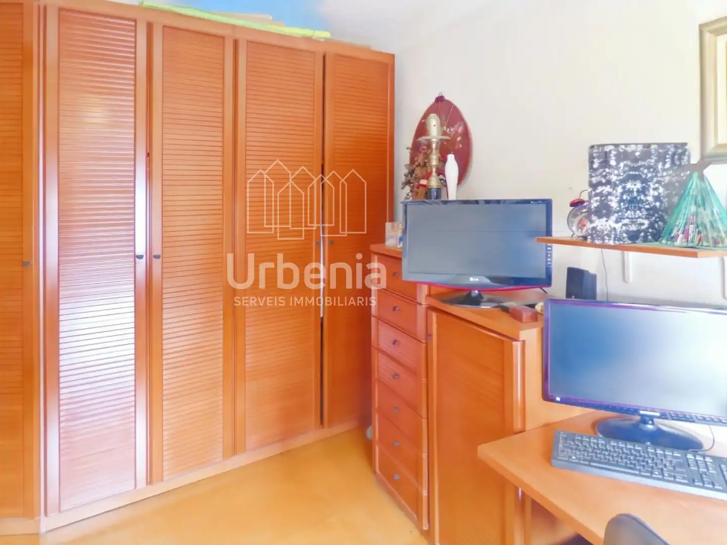 Habitación de Piso en venta en Mataró con Calefacción, Terraza y Amueblado