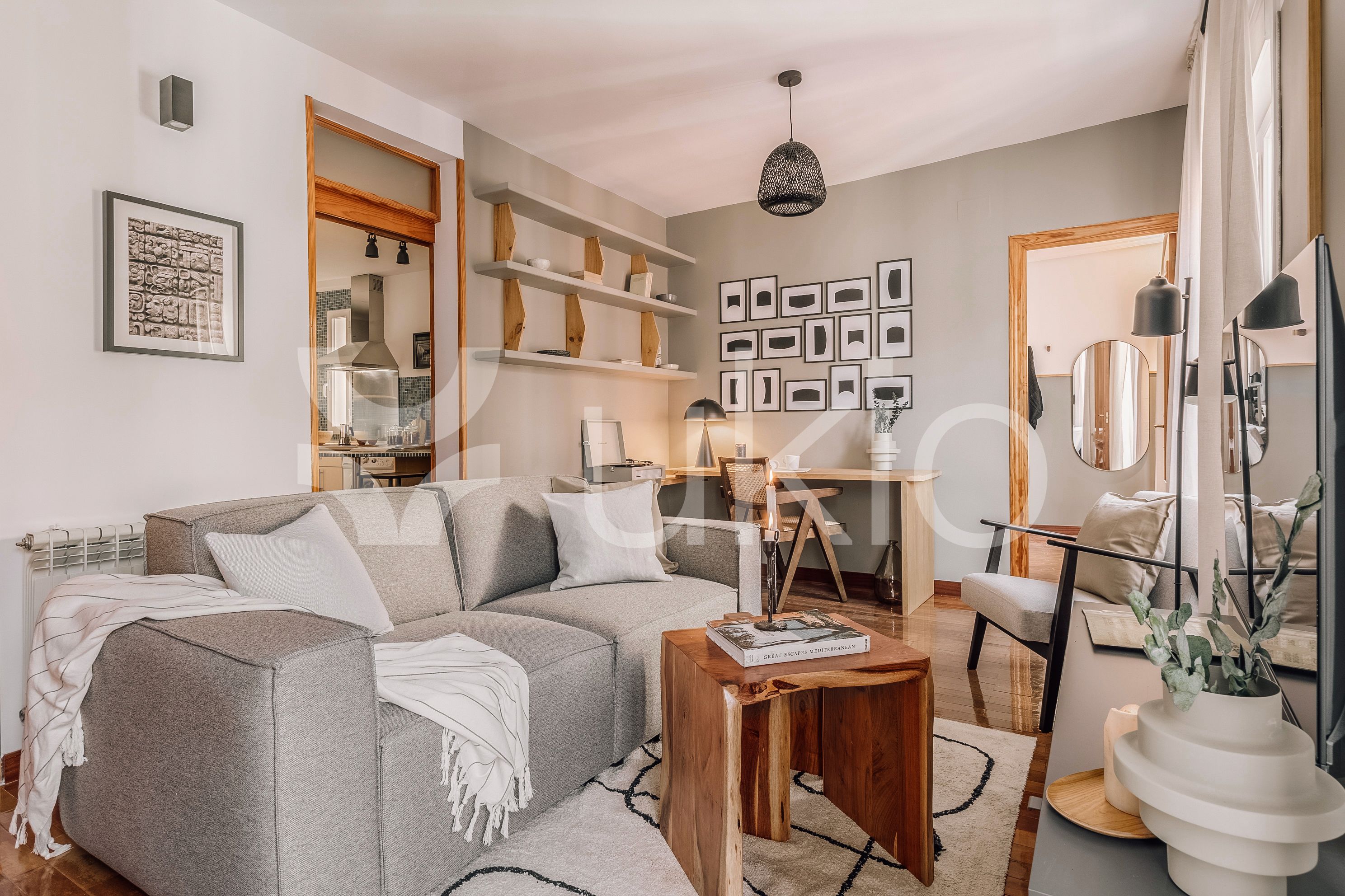 Sala de estar de Apartamento de alquiler en  Madrid Capital con Aire acondicionado, Calefacción y Amueblado