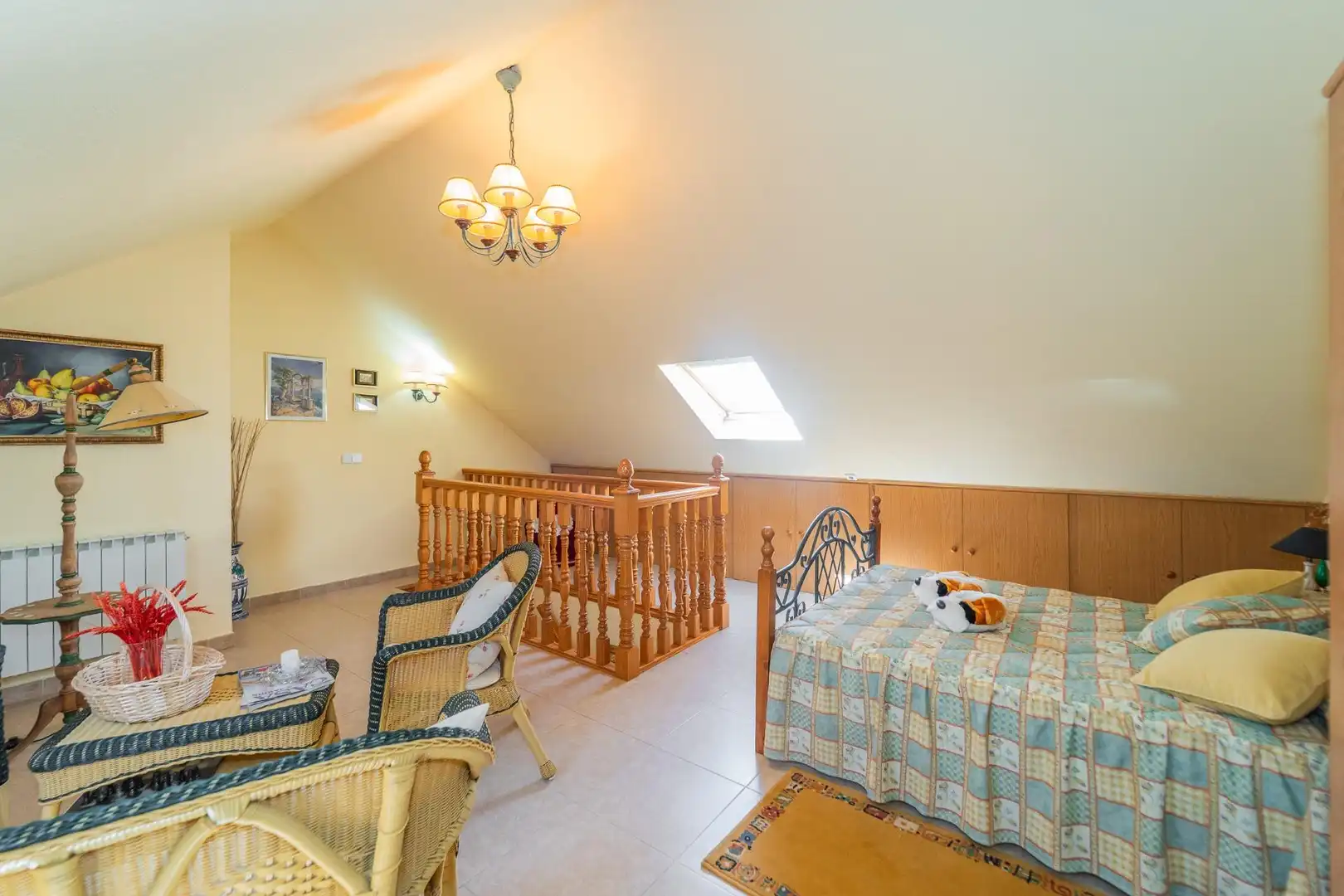 Schlafzimmer von Einfamilien-Reihenhaus zum Verkauf in Parla mit Klimaanlage, Heizung und Privatgarten