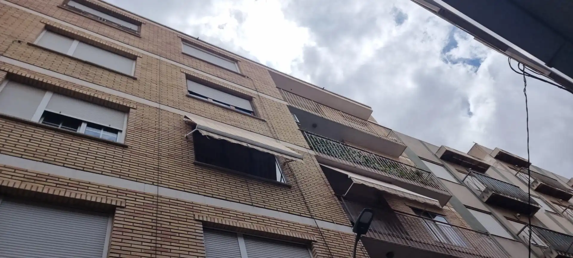 Vista exterior de Pis en venda en Yecla amb Balcó