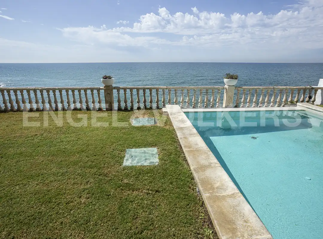 Jardí de Casa o xalet en venda en Vilanova i la Geltrú amb Calefacció, Jardí privat i Piscina