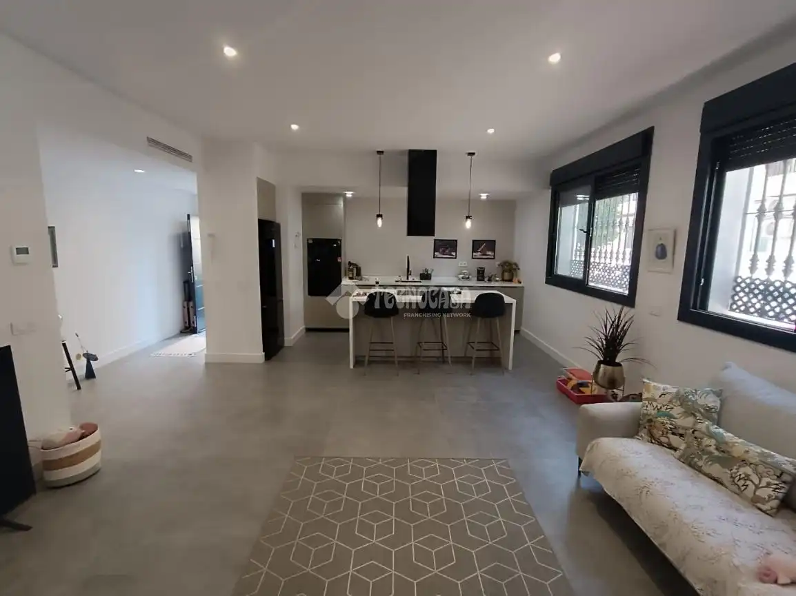 Vista exterior de Piso en venta en Sevilla con Aire acondicionado