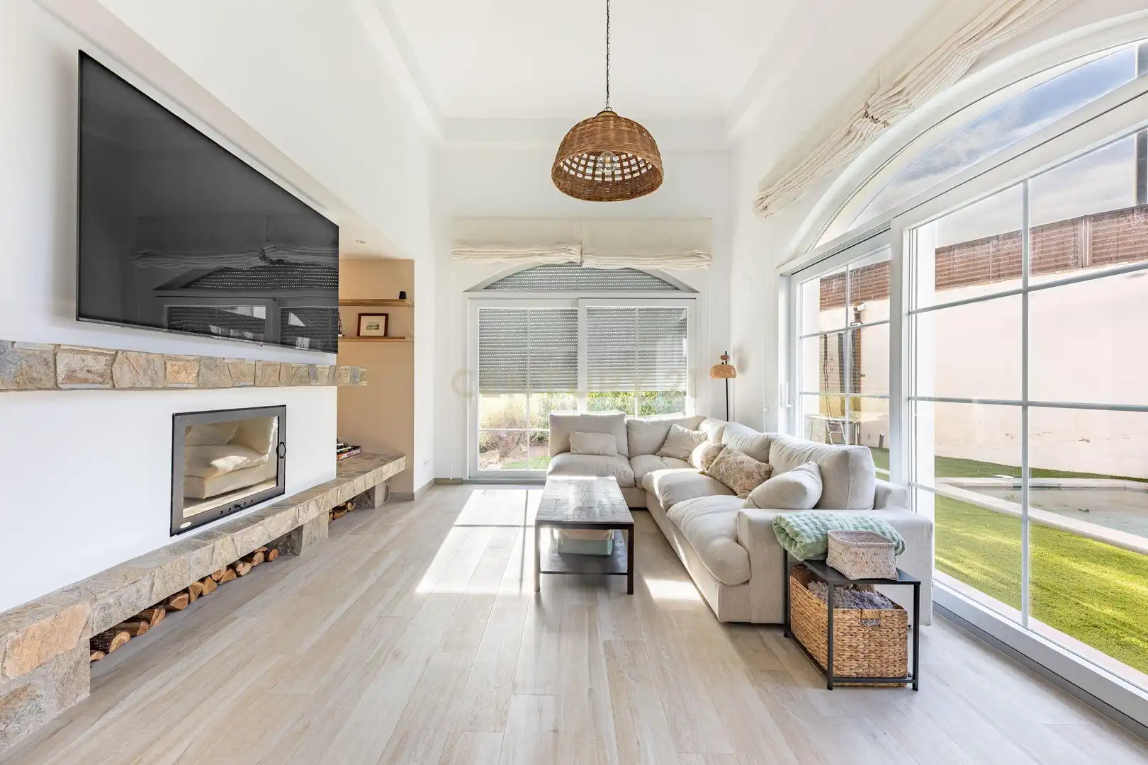 Living room of Houses for sale in Torrelavit