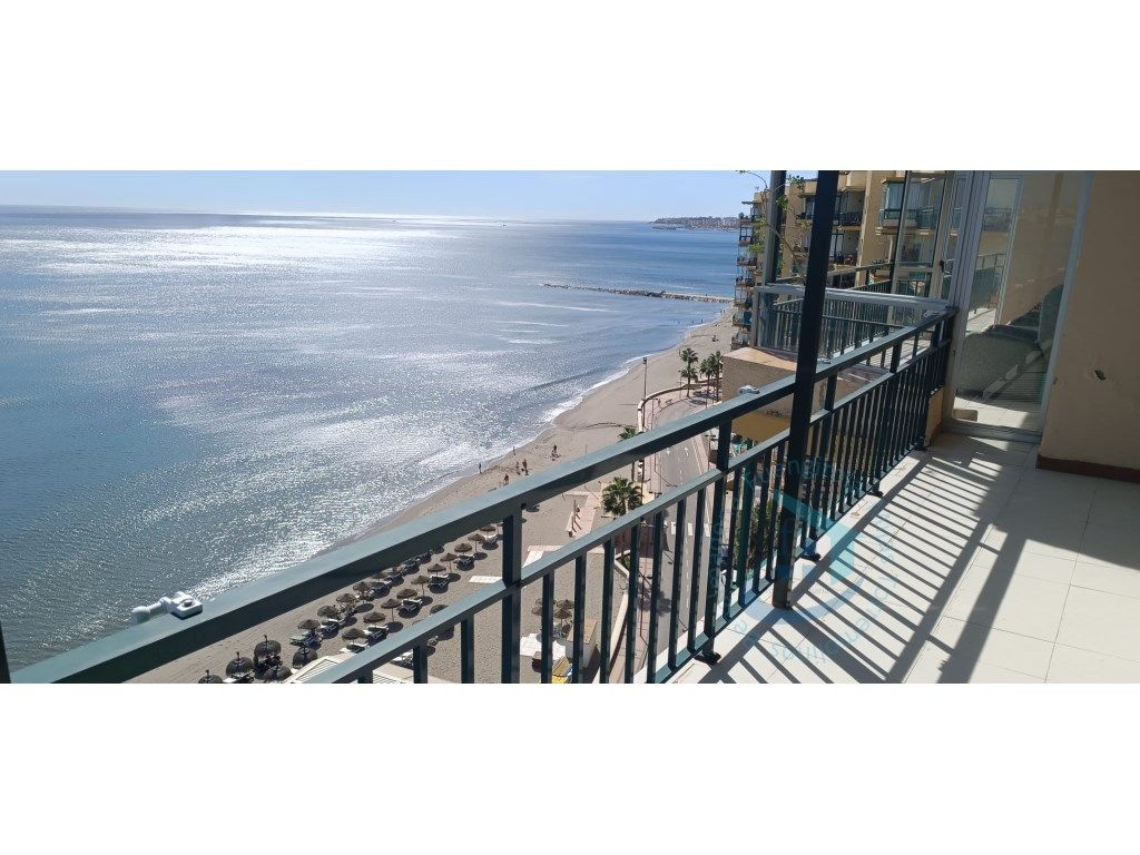 Dormitori de Apartament de lloguer en Fuengirola amb Aire condicionat i Terrassa
