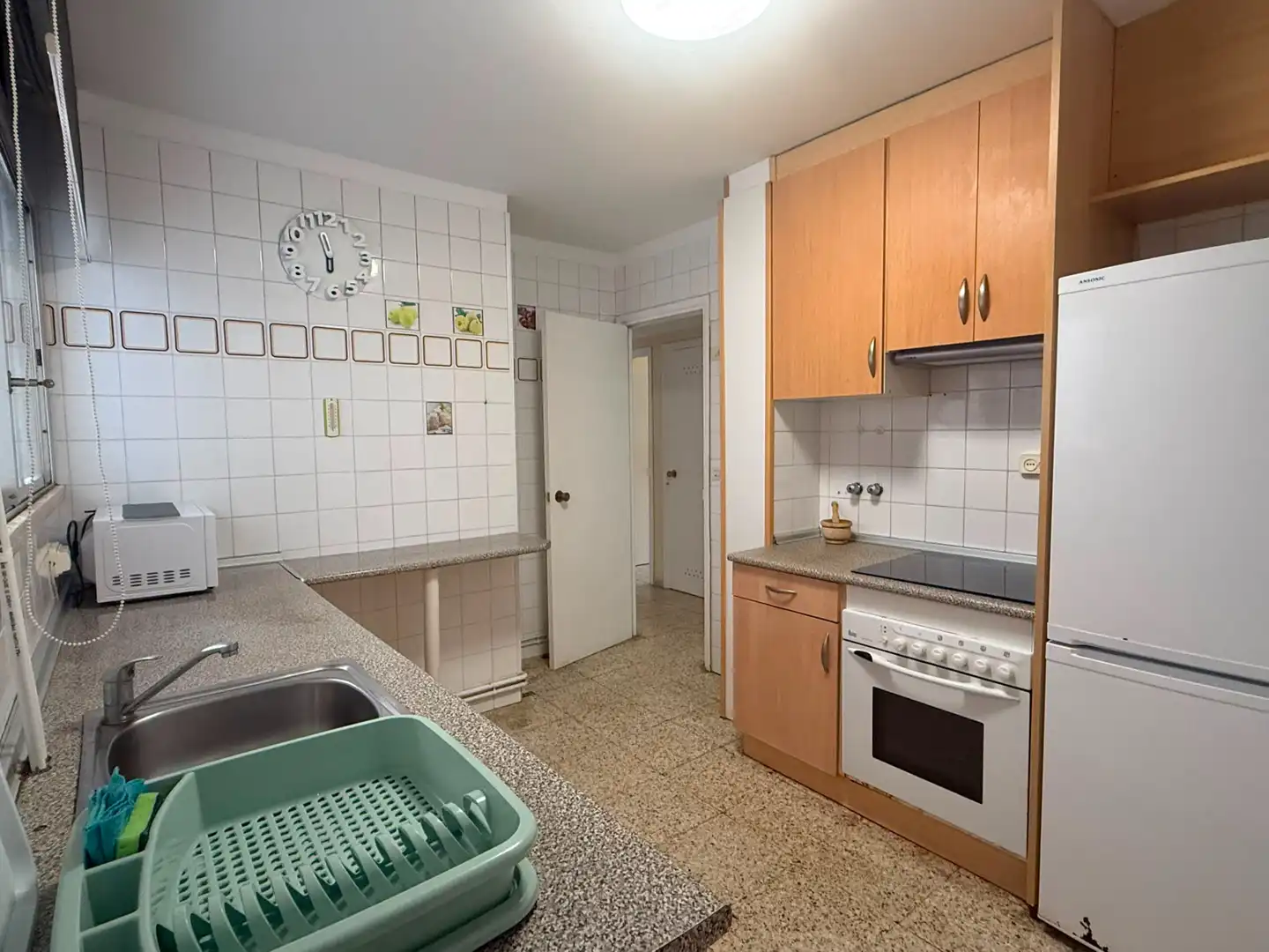 Cuina de Pis de lloguer en Ferrol amb Calefacció, Moblat i Forn