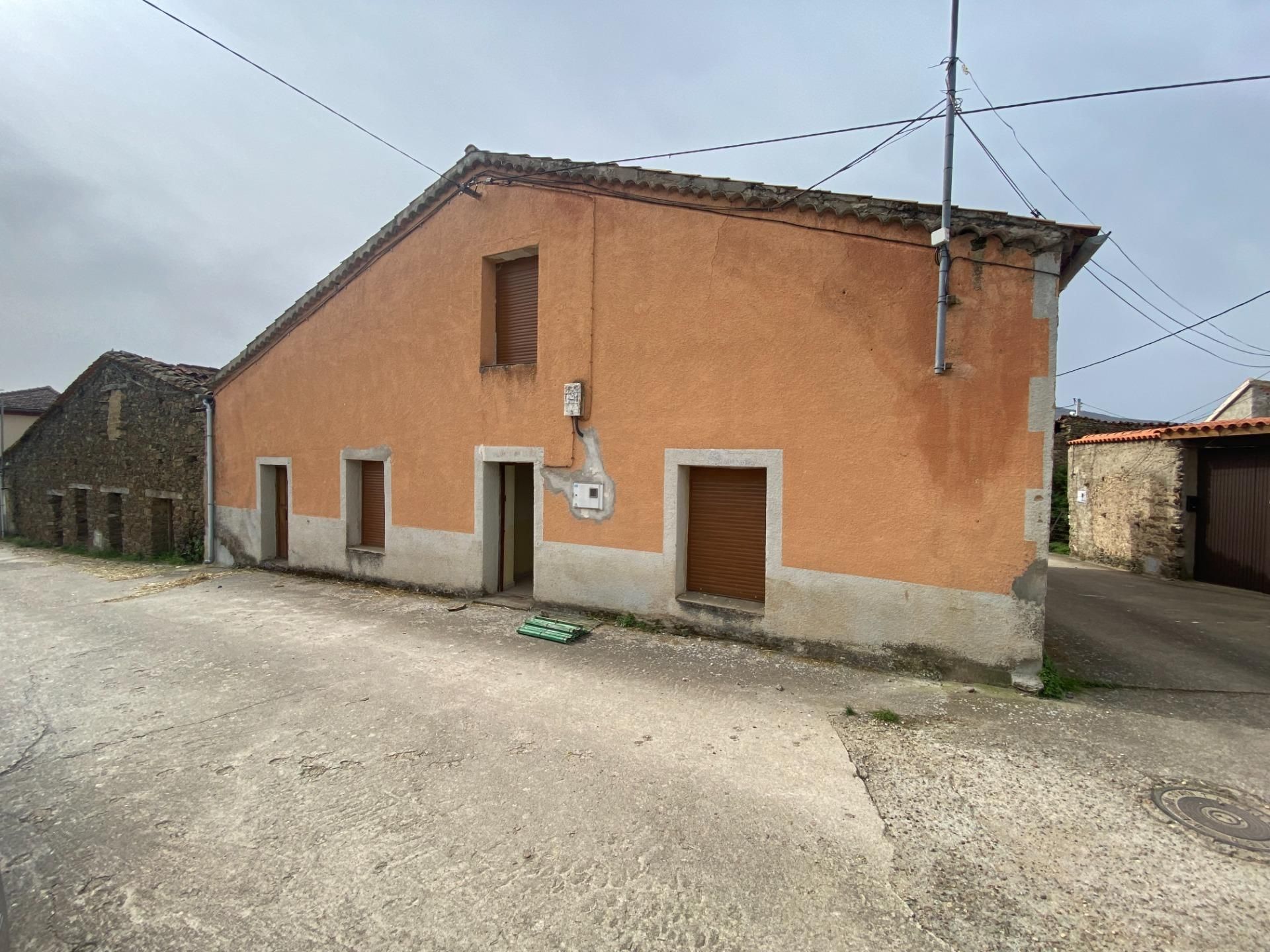 Exterior view of House or chalet for sale in Escurial de la Sierra  with Heating