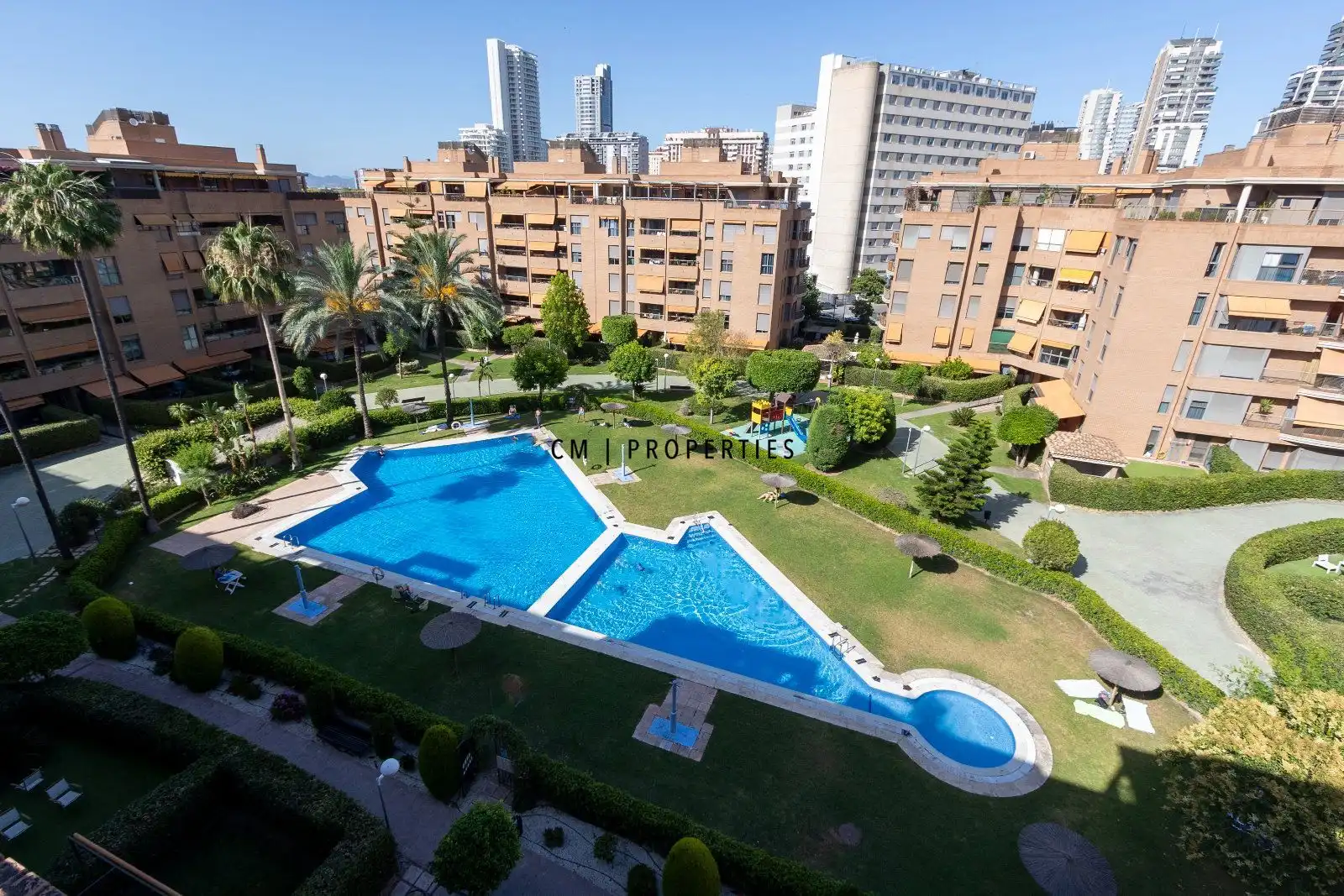 Piscina de Ático de alquiler en Valencia con Aire acondicionado, Calefacción y Trastero