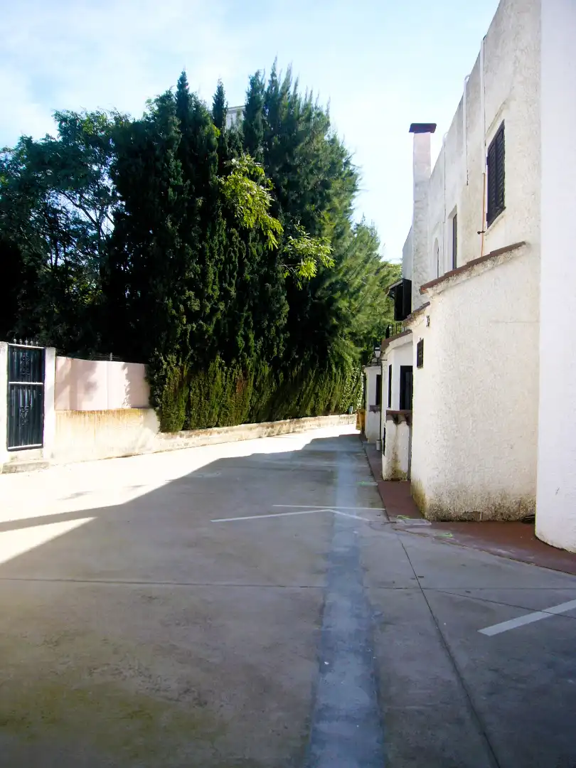 Parking de Casa adosada en venta en Benicasim / Benicàssim con Terraza, Amueblado y Balcón