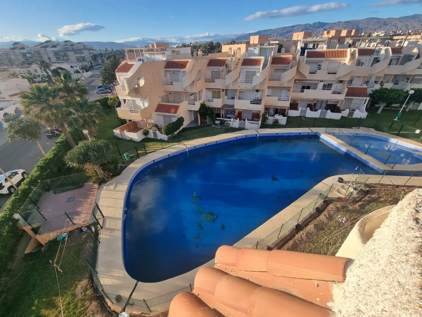 Piscina de Casa o xalet de lloguer en Almería amb Jardí privat, Terrassa i Traster