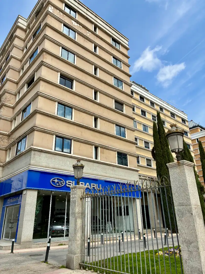 Vista exterior de Dúplex en venta en  Madrid Capital con Aire acondicionado, Calefacción y Parquet