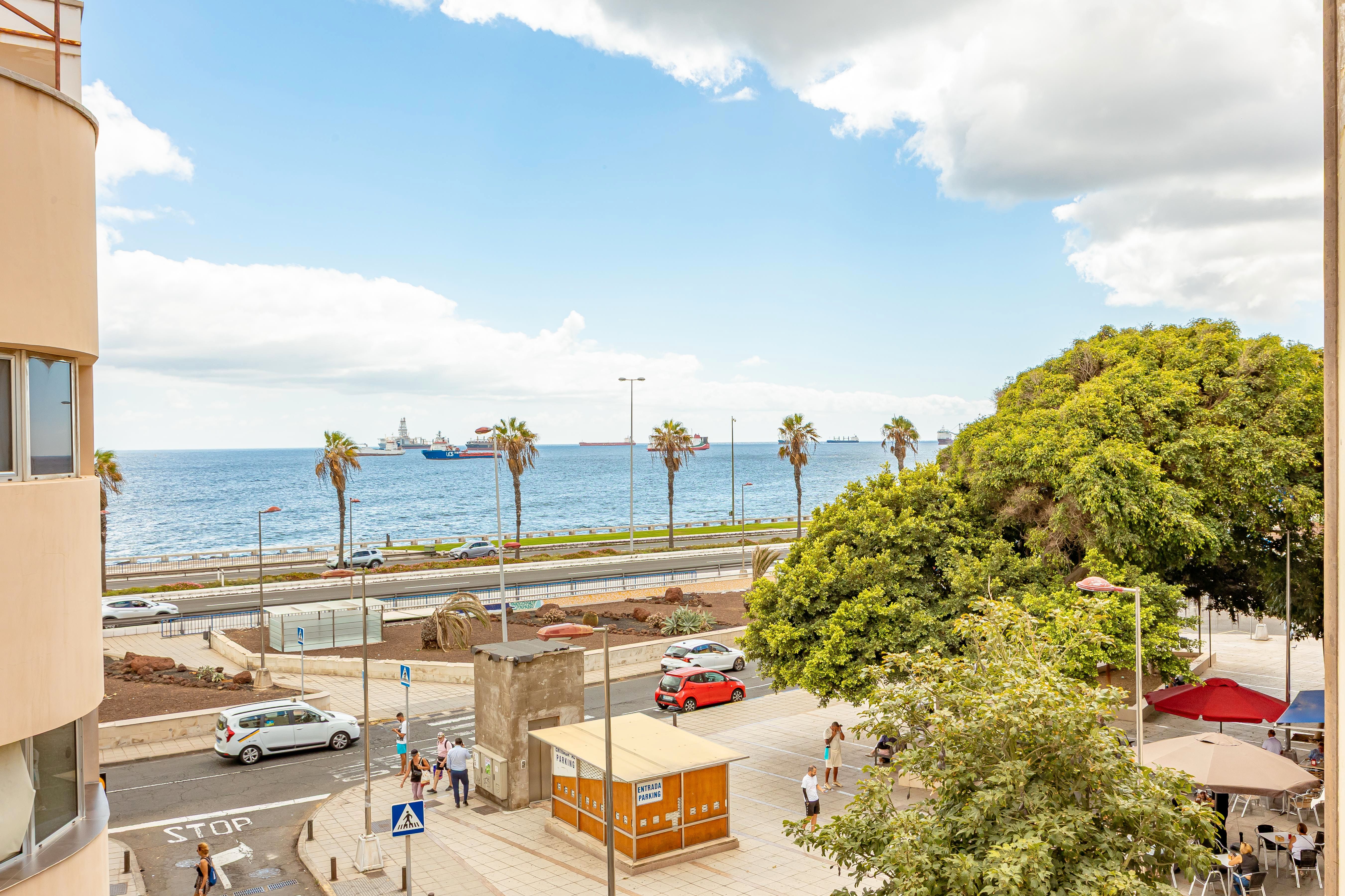 Vista exterior de Pis en venda en Las Palmas de Gran Canaria amb Terrassa