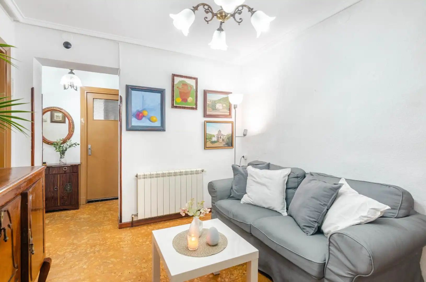 Sala d'estar de Casa o xalet en venda en Oviedo  amb Calefacció, Jardí privat i Terrassa