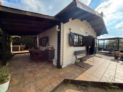 Terrassa de Casa o xalet en venda en Salas amb Jardí privat, Terrassa i Traster