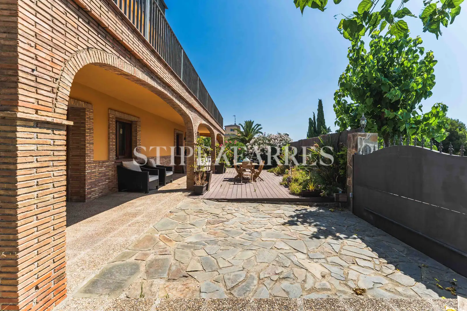 Vista exterior de Casa o xalet en venda en Salou amb Aire condicionat, Calefacció i Jardí privat