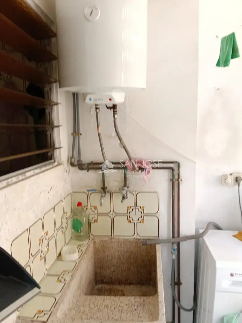 Cuina de Pis en venda en Aspe amb Calefacció, Terrassa i Balcó